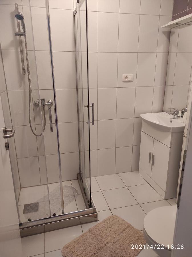 Apartmani QUATTRO Starigrad Paklenica Bagian luar foto