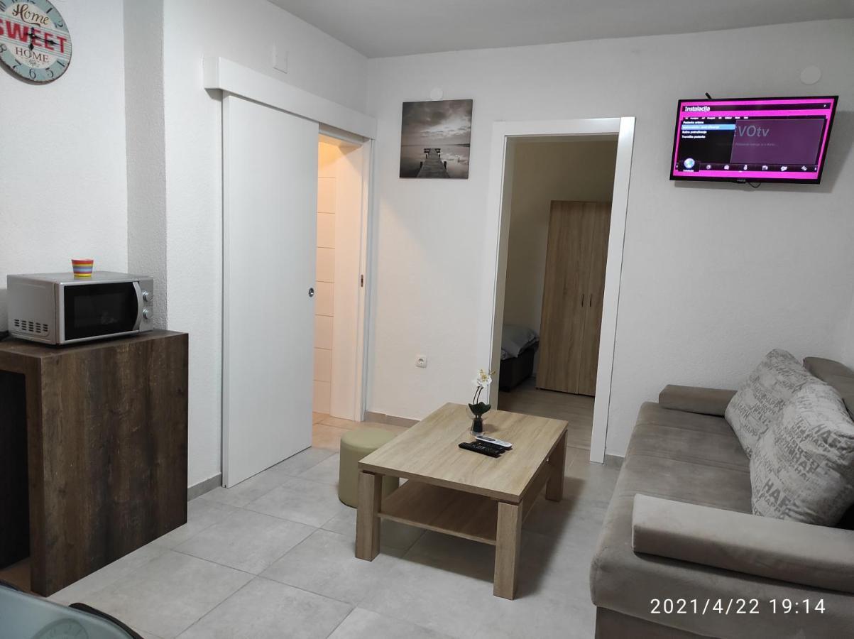 Apartmani QUATTRO Starigrad Paklenica Bagian luar foto
