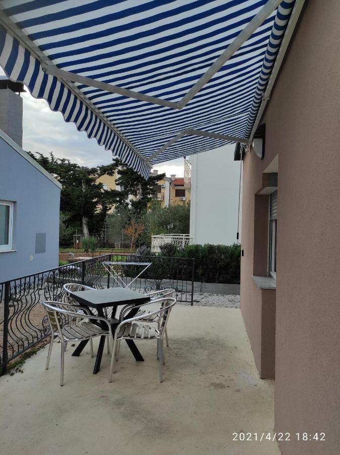 Apartmani QUATTRO Starigrad Paklenica Bagian luar foto