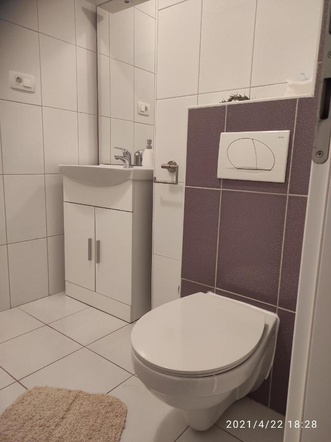 Apartmani QUATTRO Starigrad Paklenica Bagian luar foto