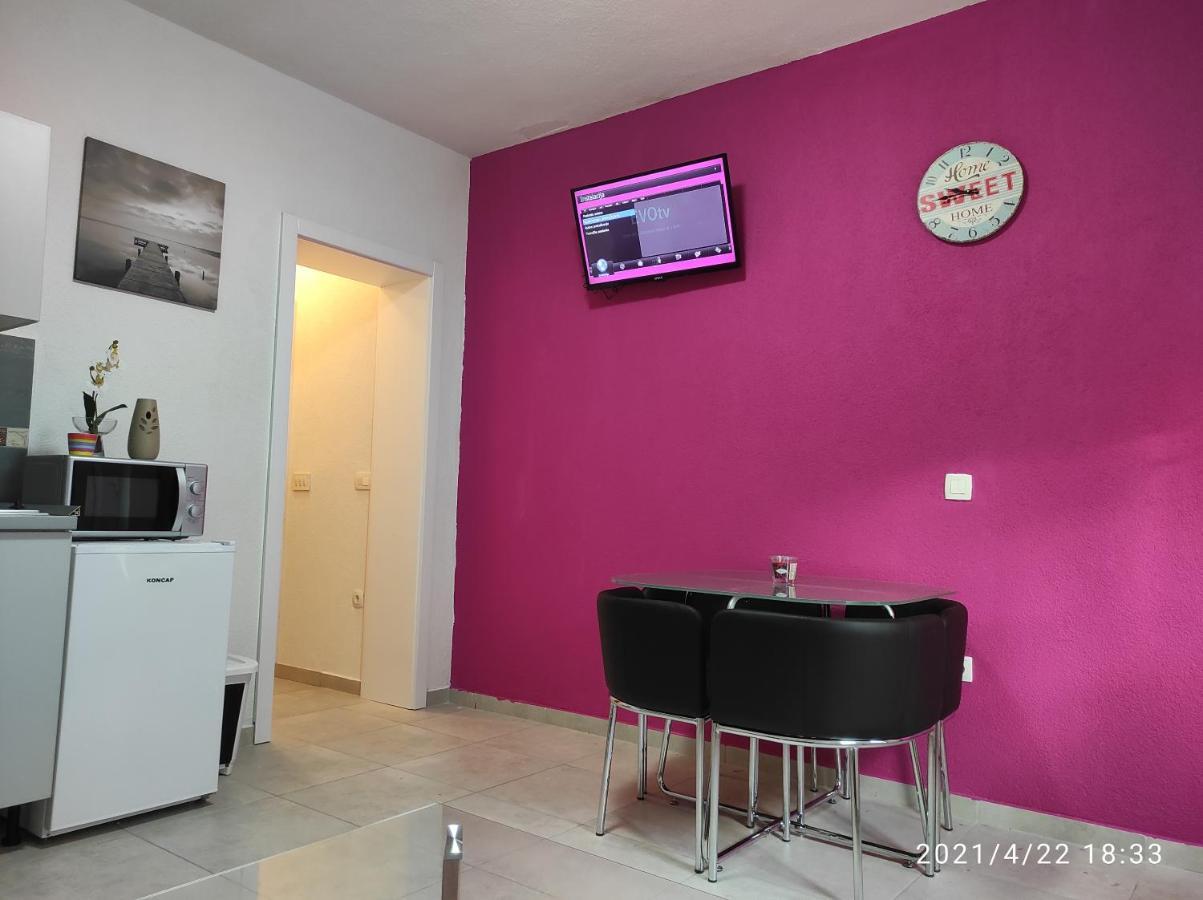 Apartmani QUATTRO Starigrad Paklenica Bagian luar foto