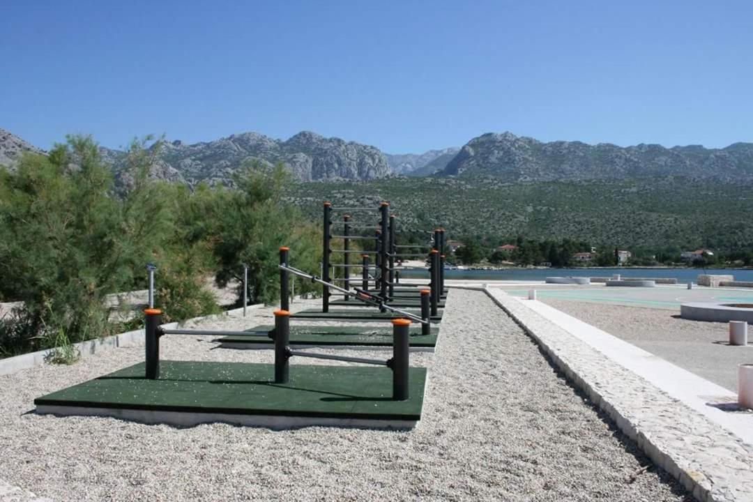 Apartmani QUATTRO Starigrad Paklenica Bagian luar foto