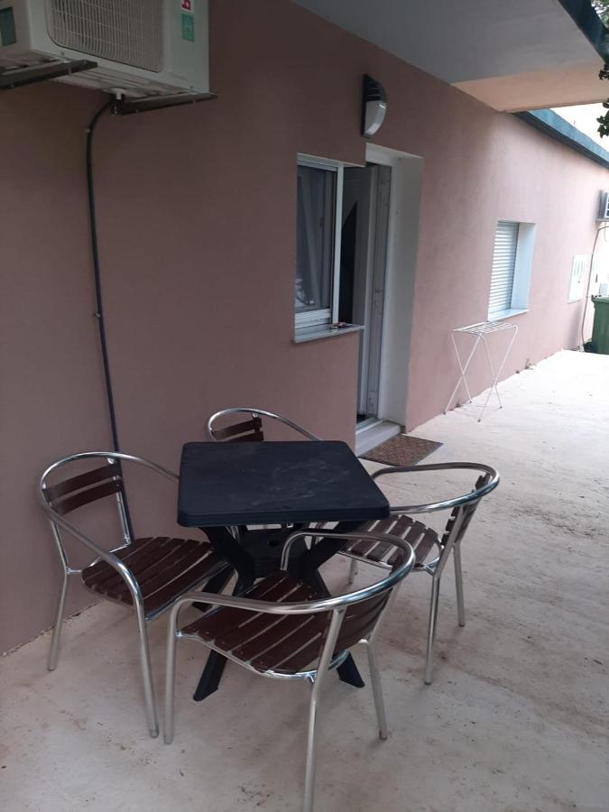Apartmani QUATTRO Starigrad Paklenica Bagian luar foto