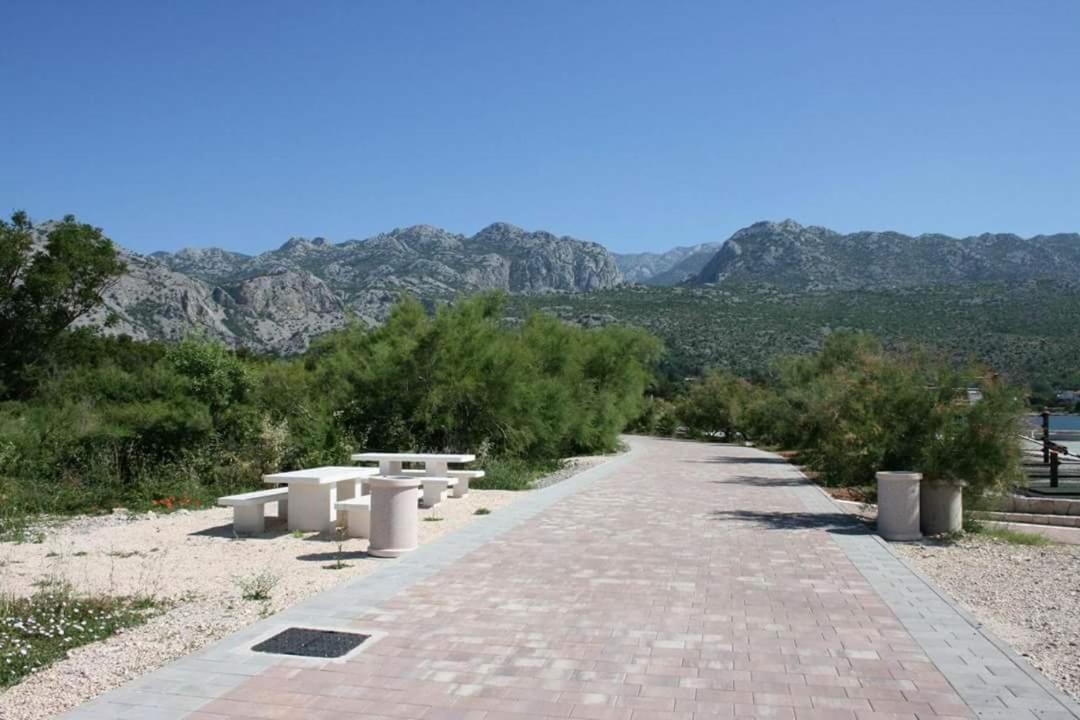 Apartmani QUATTRO Starigrad Paklenica Bagian luar foto