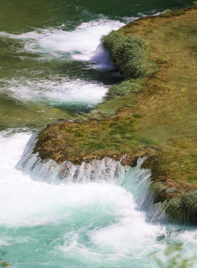 Apartmani QUATTRO Starigrad Paklenica Bagian luar foto