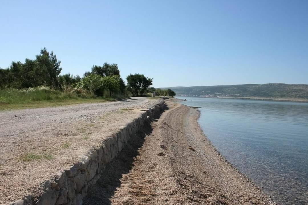 Apartmani QUATTRO Starigrad Paklenica Bagian luar foto