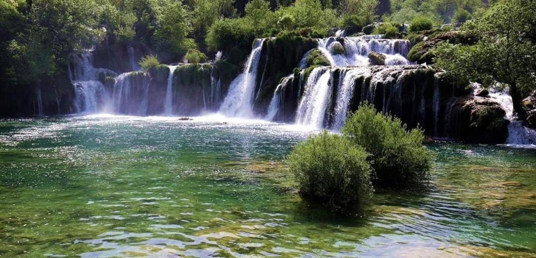 Apartmani QUATTRO Starigrad Paklenica Bagian luar foto